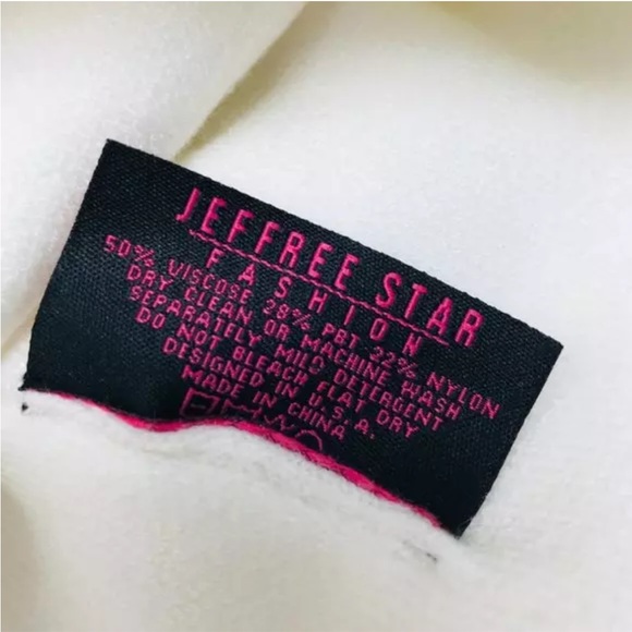 Jeffree Star Beanie Toque Pom Pom Winter Hat Pink Logo in Ivory Winter Cap - NEW - Picture 4 of 6